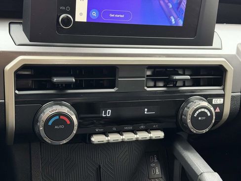 Used 2025 Toyota Tacoma TRD Sport image 5