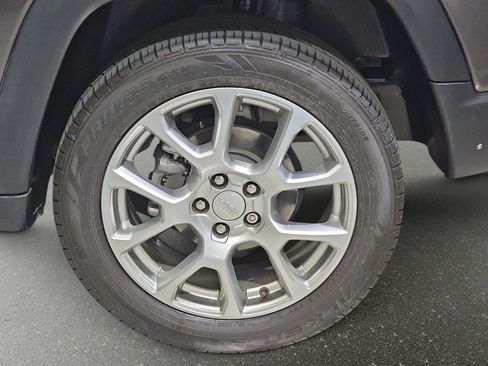 Used 2023 Jeep Compass Latitude AWD/4WD image 34