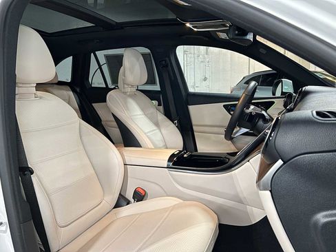 Certified 2025 Mercedes-Benz GLC 300 4MATIC image 12