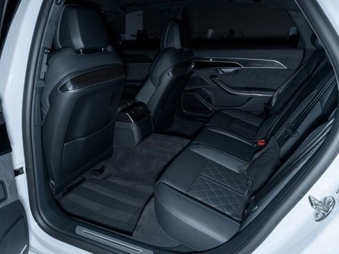 Used 2023 Audi S8 4.0 TFSI image 18