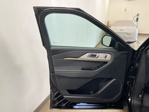 New 2026 Ford Explorer Active w/ Active Comfort Package image 15