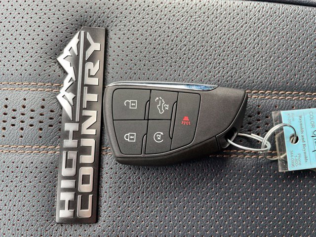 Used 2026 Chevrolet Silverado 2500 High Country w/ Technology Package AWD/4WD image 29