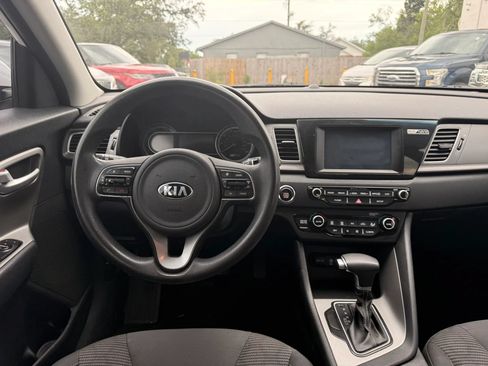 Used 2019 Kia Niro LX FWD image 15