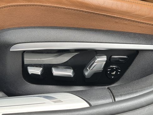 Used 2016 BMW 750i xDrive AWD/4WD image 18