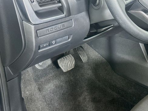 Used 2025 Nissan Rogue S FWD image 17