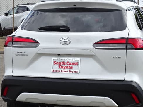 Used 2025 Toyota Corolla Cross XLE FWD image 14