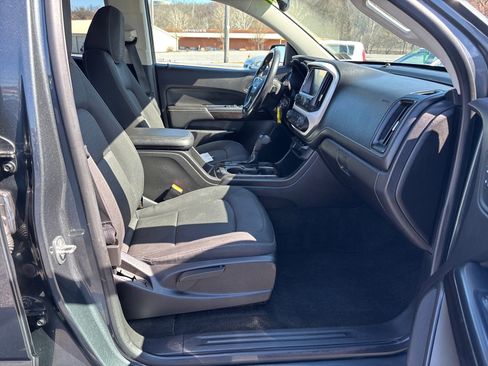 Used 2017 GMC Canyon SLE image 17