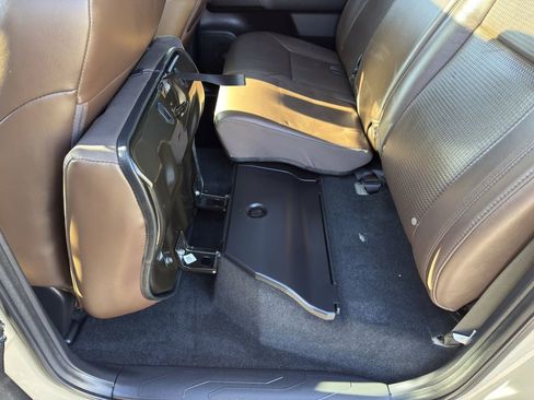 Used 2019 Toyota Tacoma Limited image 14