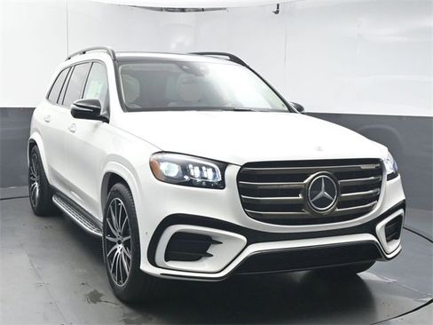 New 2026 Mercedes-Benz GLS 450 4MATIC image 2