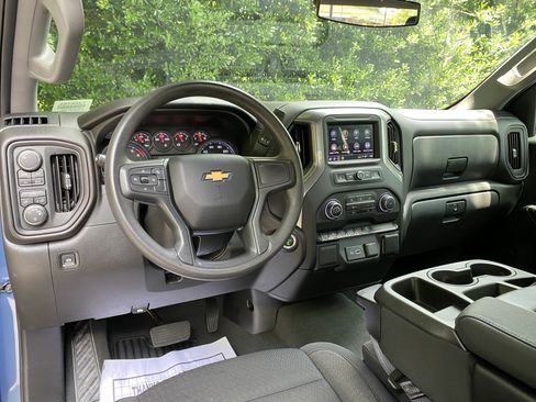 Used 2024 Chevrolet Silverado 1500 Custom AWD/4WD image 31