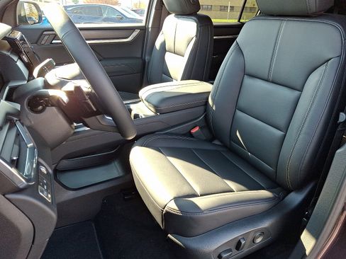 New 2026 GMC Acadia Elevation image 7