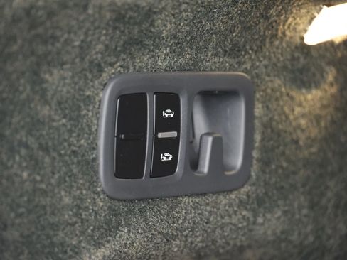 Used 2021 Bentley Bentayga image 68