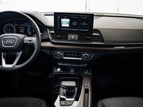Certified 2025 Audi Q5 2.0T Premium w/ Convenience Plus Package image 29