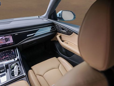 Used 2023 Audi Q8 Prestige image 27