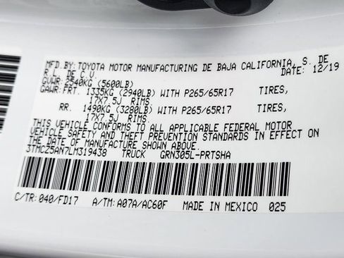 Used 2020 Toyota Tacoma TRD Sport w/ Technology Package image 32