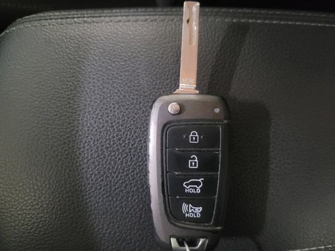 Used 2018 Hyundai Elantra GT FWD image 32