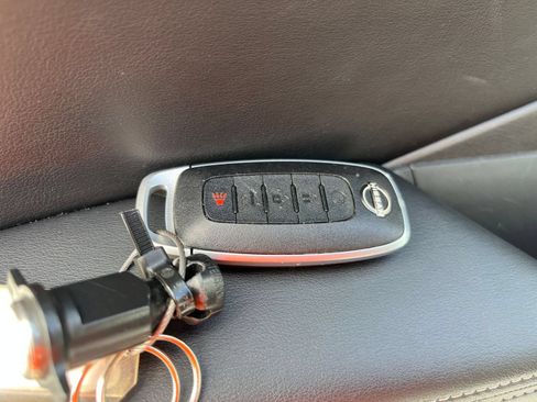 Used 2026 Nissan Rogue SL AWD/4WD image 21