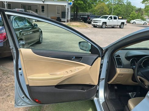 Used 2011 Hyundai Sonata GLS image 13