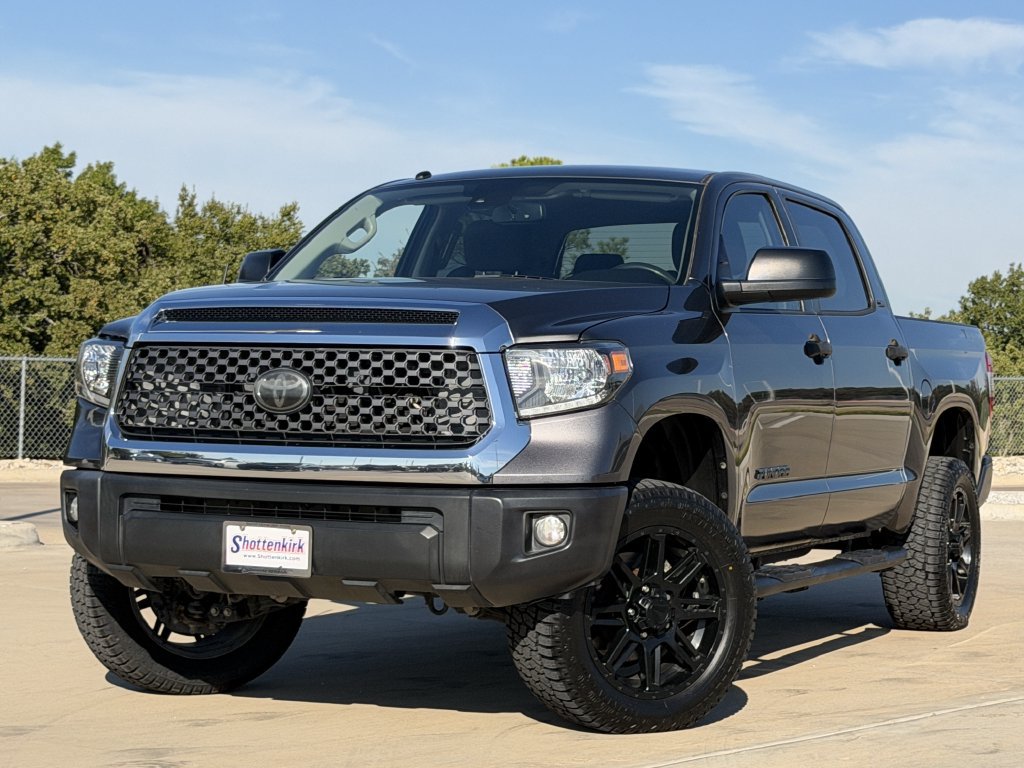 Used 2018 Toyota Tundra SR5 w/ SR5 Upgrade Package RWD image 2