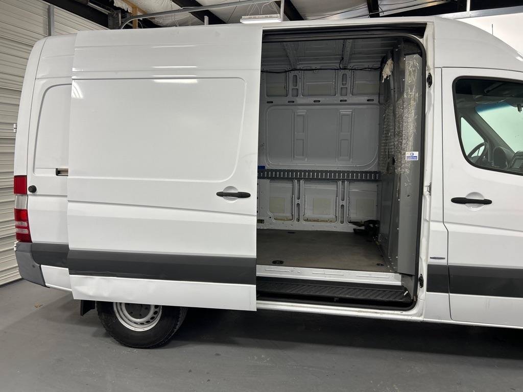 Used 2016 Mercedes-Benz Sprinter 2500 image 7