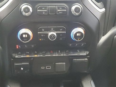 Used 2021 GMC Sierra 1500 AT4 w/ AT4 Premium Package image 19