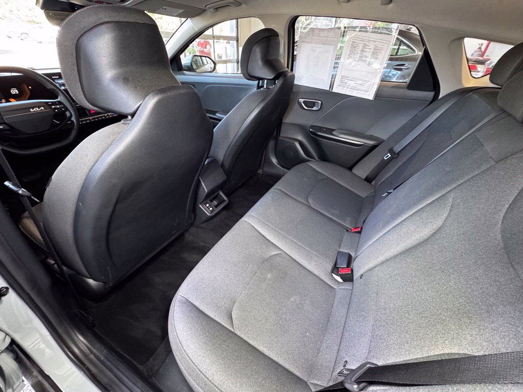 Used 2025 Kia K4 FWD image 37