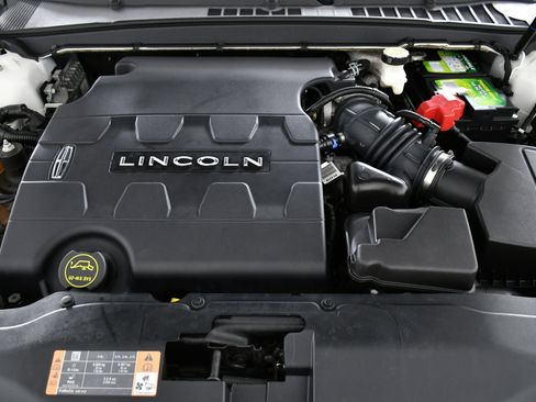 Used 2020 Lincoln Continental image 36