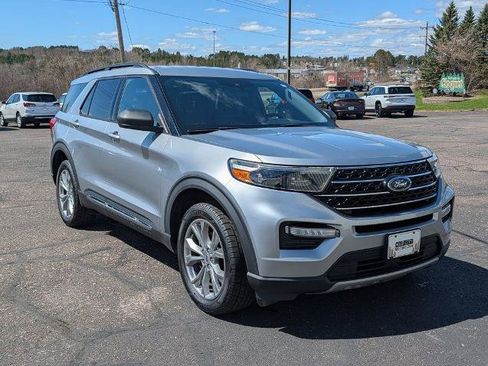 Certified 2020 Ford Explorer XLT w/ Equipment Group 202A AWD/4WD image 3