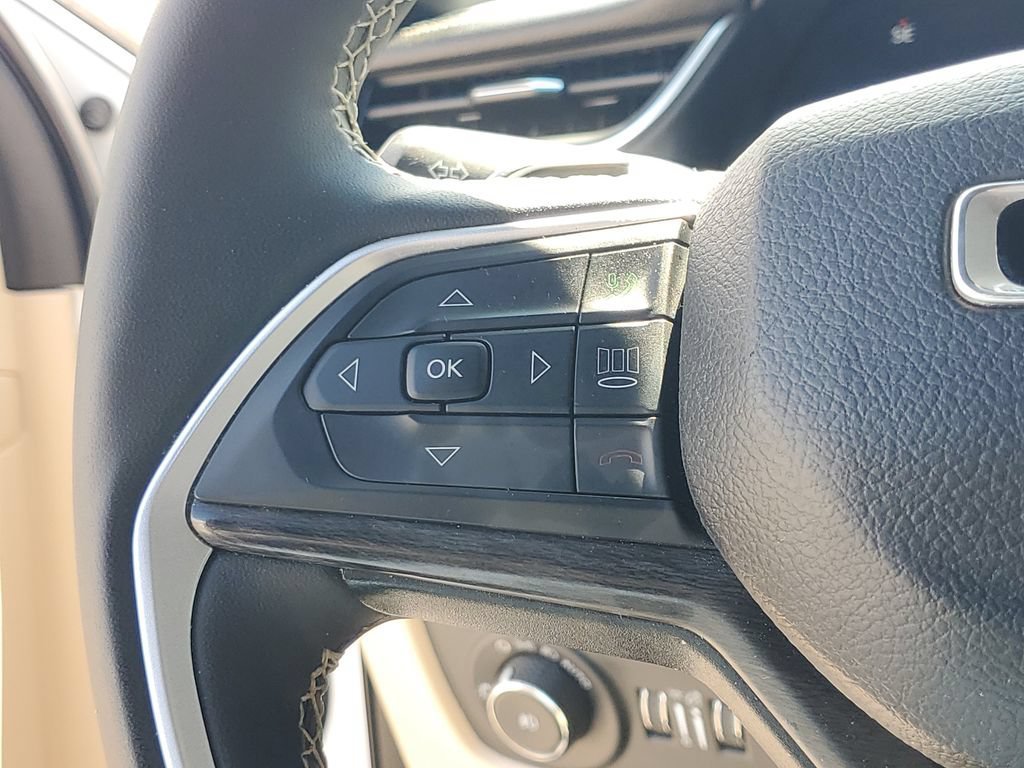 Used 2024 Jeep Grand Cherokee L Limited AWD/4WD image 26