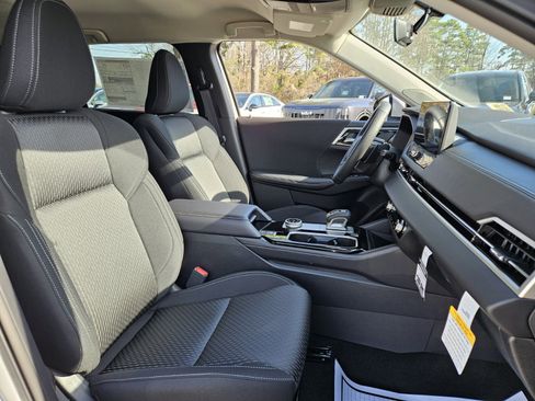 New 2026 Mitsubishi Outlander ES image 12