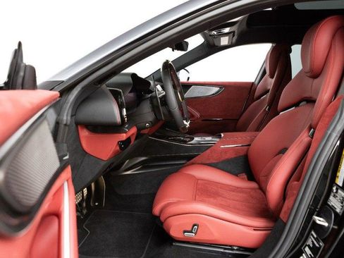 Certified 2025 Ferrari Purosangue image 2