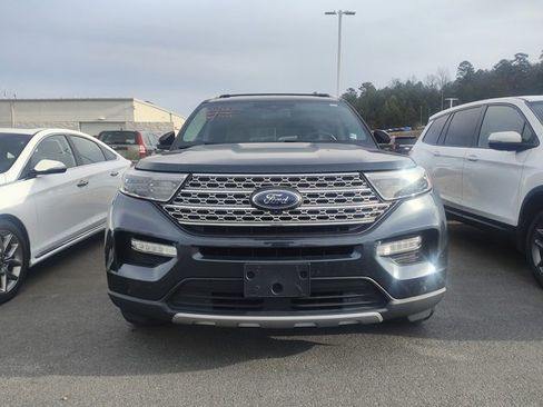 Used 2022 Ford Explorer Limited w/ Equipment Group 301A image 2