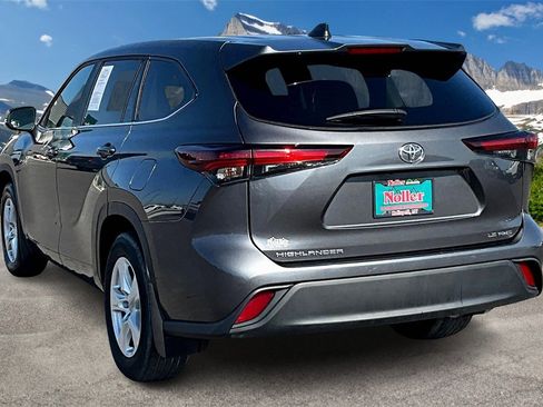 Used 2024 Toyota Highlander LE image 13