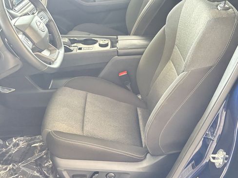 Used 2025 Nissan Rogue SV AWD/4WD image 29