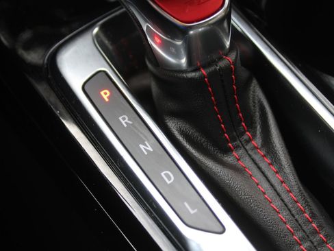 Used 2024 Chevrolet Trax RS image 34