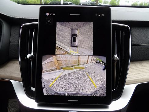 New 2026 Volvo XC90 B6 Plus w/ Protection Package Premier AWD/4WD image 21