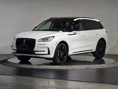 New 2026 Lincoln Corsair Reserve image 9