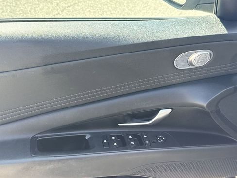 Used 2022 Hyundai Elantra Limited image 15