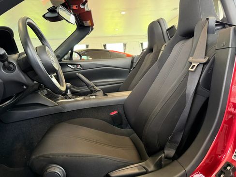 Used 2022 MAZDA MX-5 Miata Sport RWD image 7