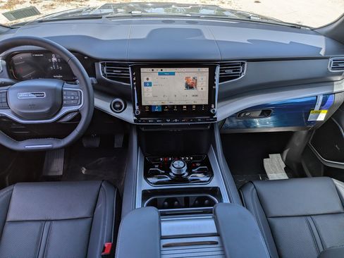 New 2026 Jeep Grand Wagoneer L Limited image 24