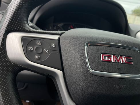 Used 2024 GMC Terrain SLE image 13