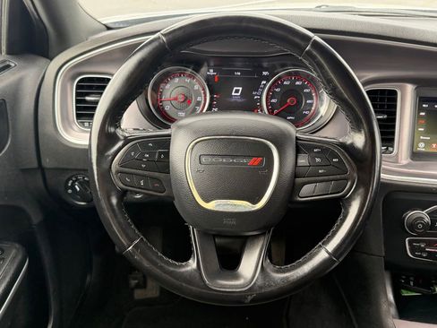 Used 2022 Dodge Charger SXT RWD image 36