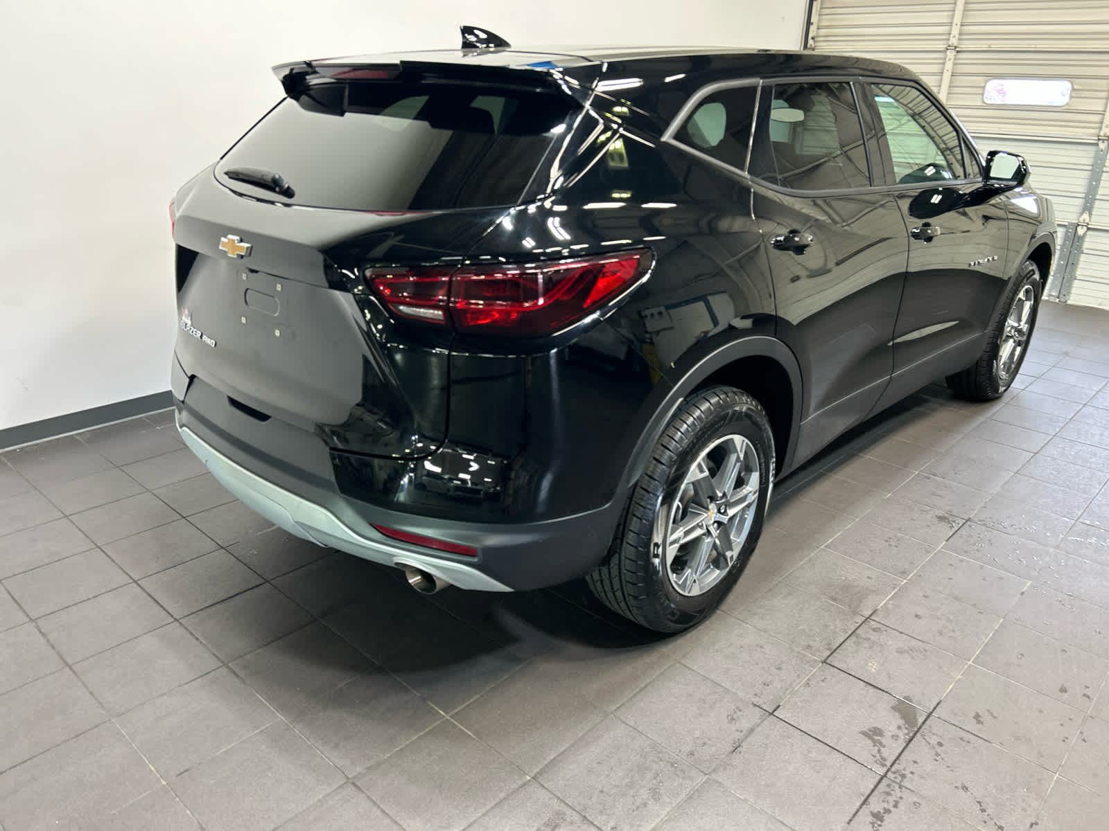 Used 2025 Chevrolet Blazer LT AWD/4WD image 3