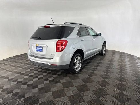 Used 2017 Chevrolet Equinox Premier w/ Enhanced Convenience Package FWD image 7