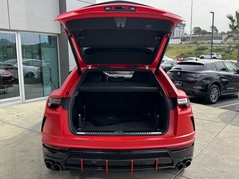 Used 2020 Lamborghini Urus image 10