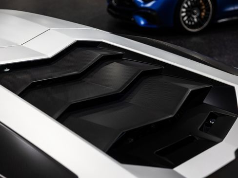 Used 2016 Lamborghini Aventador LP 750-4 Superveloce image 17