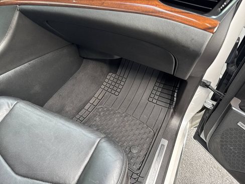 Used 2016 Cadillac Escalade Premium AWD/4WD image 18
