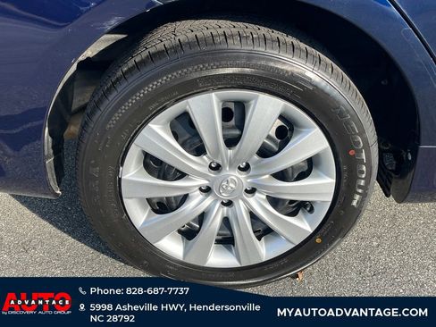 Used 2013 Toyota Corolla LE image 29