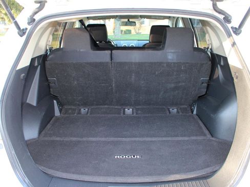 Used 2011 Nissan Rogue S image 34