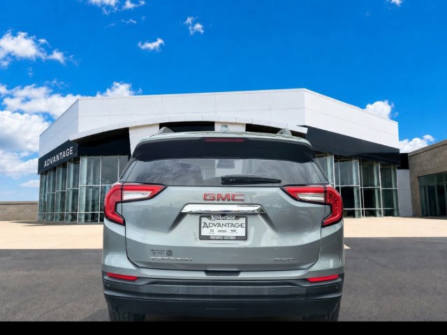 Certified 2024 GMC Terrain SLE w/ Driver Convenience Package AWD/4WD image 4